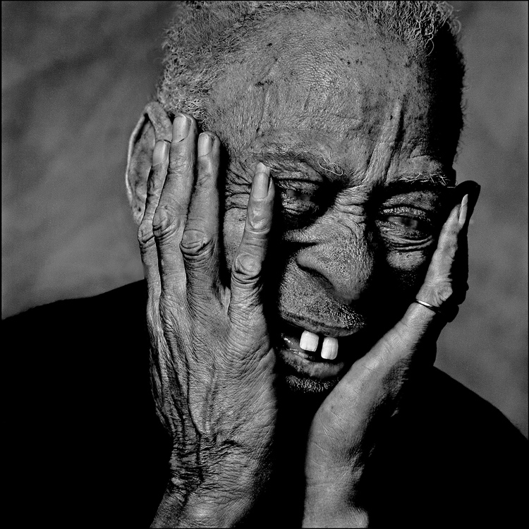 Tuts Washington laughing